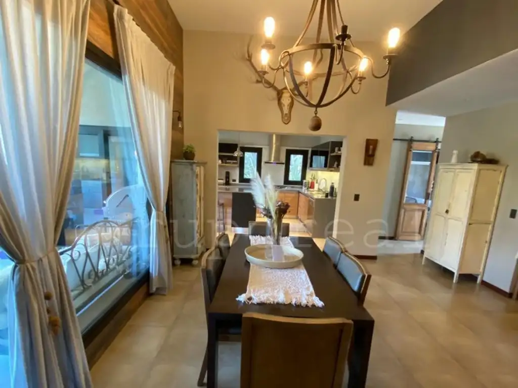 Casa en Venta - USD 498.000