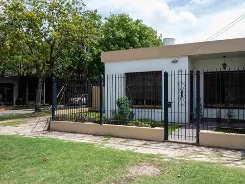 Casa en Venta en Luis Guillon, USD 129.900