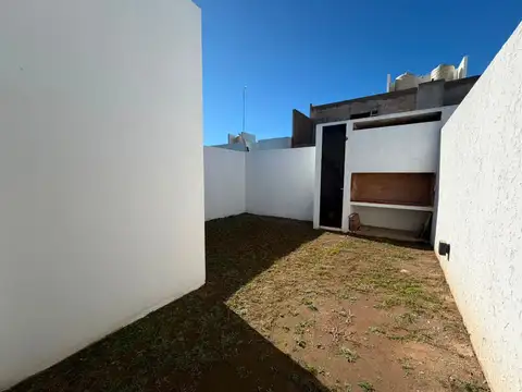 VENDO DUPLEX DOS DORMITORIOS