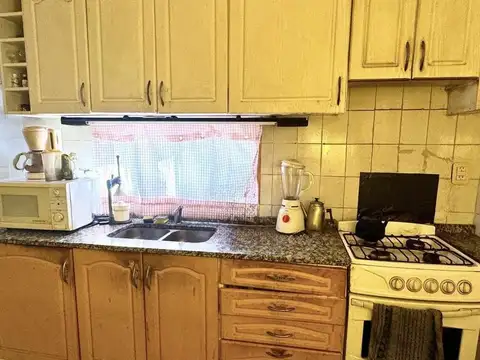 Venta Casa con Galpon barrio Las Heras