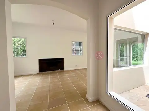 Casa 6 ambientes con 3 baños