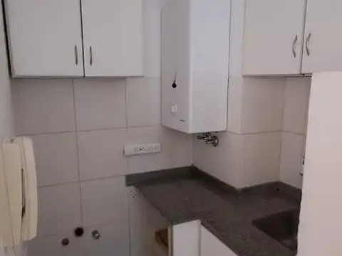 Semipiso de 1 Dormitorio con Patio Exclusivo en ParqueEspaña