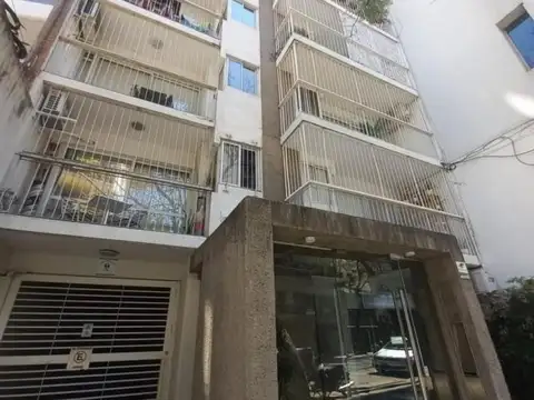 Semipiso de 1 Dormitorio con Patio Exclusivo en ParqueEspaña