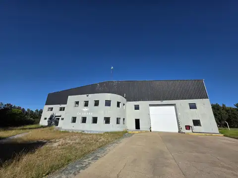 Depósito de 2.200 m2 sup. cubierta en Venta en Parque Industrial Campana