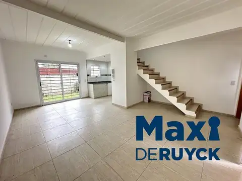 Casa 3 ambientes con 2 baños