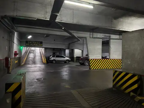 Vende cochera fija en microcentro