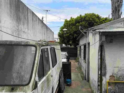 Casa en Venta con 3 cocheras