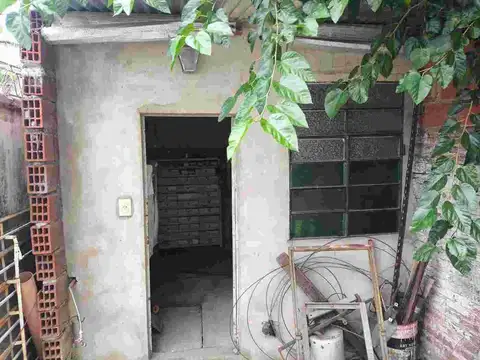 Venta Casa con Terreno en Ezpeleta Oeste (Quilmes)