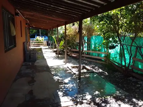 Casa 4 ambientes con 2 baños