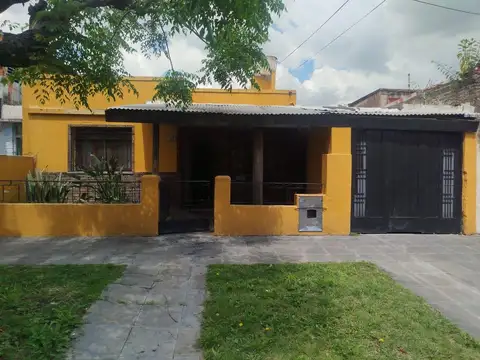 PRECIO OPORTUNIDAD - CASA 3 AMB. A RECICLAR