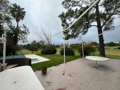 Venta de Casa 4 ambientes vista 180 al golf