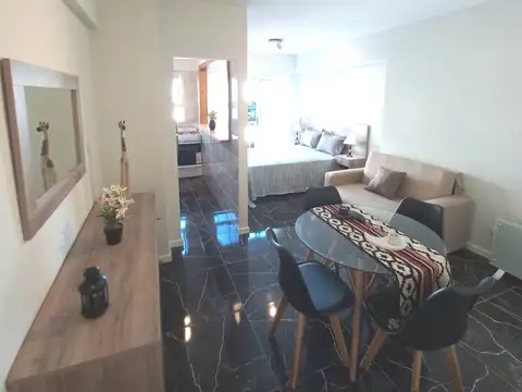 Macrocentro. Monoambiente totalmente reciclado. Amoblado y equipado. IDEAL RENTA