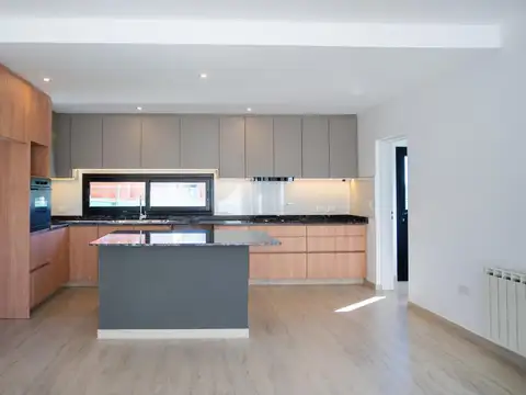 Casa en Venta en Moreno, USD 360.000