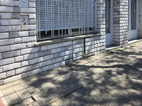 Casa 3 dormitorios en venta barrio Azcuenaga