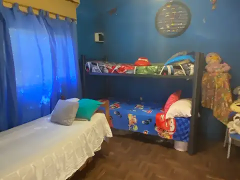 Casa de tres amb en PB + casa en Planta Alta con entrada independiente en Villa Bonich