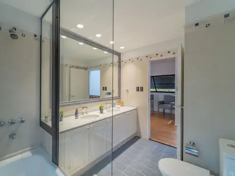 Casa 7 ambientes con 3 baños