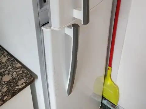 MONO COCINA SEPARADA  BALCON  EN ALQUILER  CON HELADERA CAMA ESTUFA MESA  RECIEN PINTADO