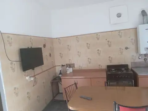 Casa 5 ambientes con 1 baño