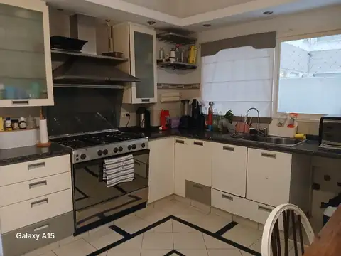 Departamento 4 ambientes con 2 baños