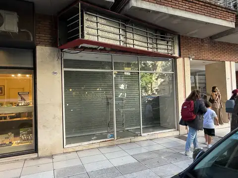 Moderno Local en Palermo amplia vidriera a metros de Av. Las Heras