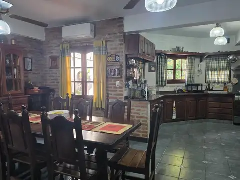Casa en Venta en Villa Gobernador Udaondo, USD 300.000