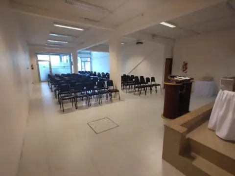 Local en venta - 2 Salones - Deposito - 1 Baño - Cochera - 270mts2 - Río Grande, Tierra del Fuego 