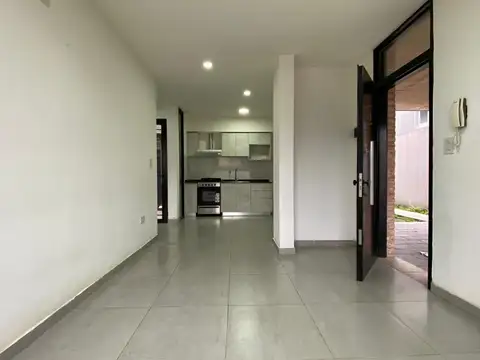 Depto Tipo Casa en Alquiler de 1 dormitorio