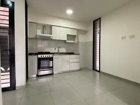 Depto Tipo Casa en Alquiler con 1 cocheras
