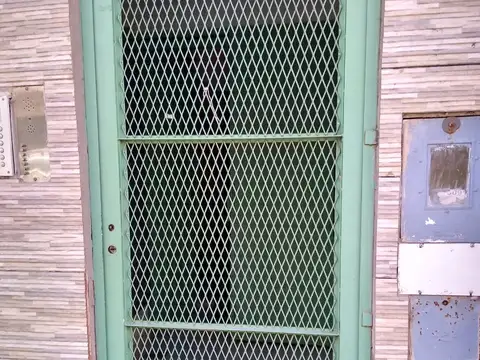Sarmiento 1000, Piso 1