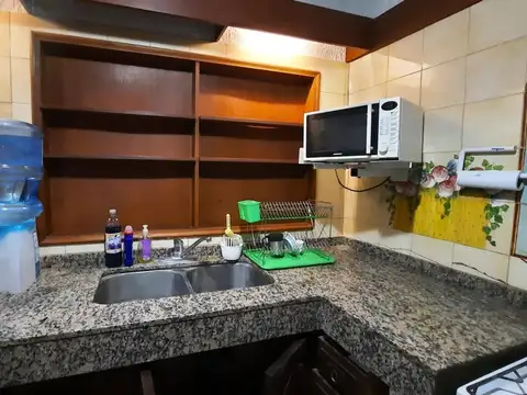 Casa en Alquiler con 3 cocheras