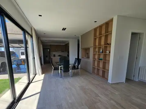 CASA 3 DORMITORIOS 3 BAÑOS QUEBRADAS MANANTIALES PATIO AMPLI