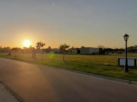 MMC. Lote en venta OPORTUNIDAD Santa Sofia, PDE