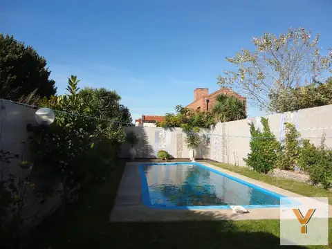 Dúplex en venta - 5 Dormitorios 4 Baños - Cocheras - 530Mts2 - Constitución