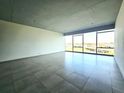 Oficina en Venta en Pilar, USD 140.000