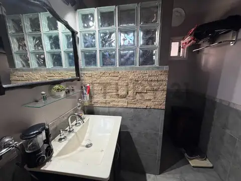 VENTA DE CASA 3 AMBIENTES CASTELAR NORTE