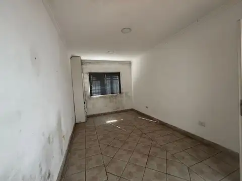 Casa 2 ambientes con 1 baño