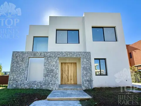 Casa en Venta en Laguna Grande, USD 535.000