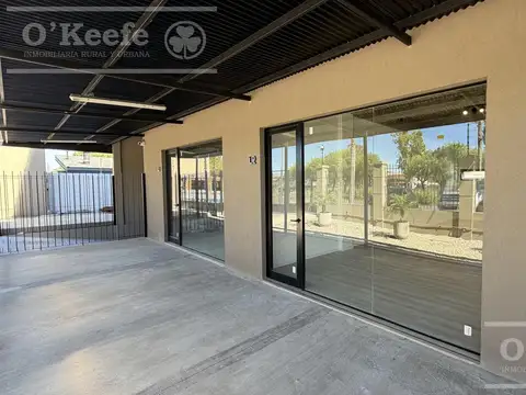 Local comercial con dos cocheras a estrenar en alquiler - Office Garden Hudson