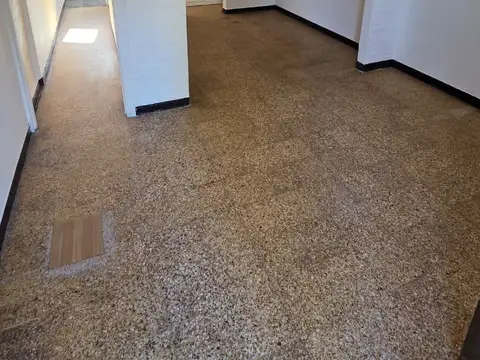 Dpto monoamb amplio divisible con patio. Excelente ubicacion: Balcarce 608, Lomas de Zamora