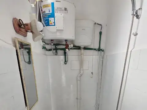 Dpto monoamb amplio divisible con patio. Excelente ubicacion: Balcarce 608, Lomas de Zamora