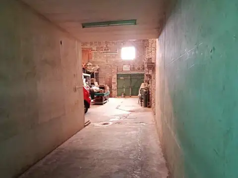 GALPON DOBLE ALTURA CON CASA DE DOS DORMITORIOS