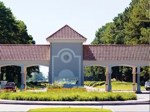 Venta lote Pinares CC en Exaltación de la Cruz, G.B.A. Zona Norte