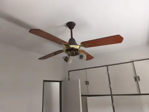 DEPARTAMENTO 2 AMBIENTES. GENERAL PAZ 33 PISO 2 "D" AVELLANEDA, A METROS AV. MITRE.