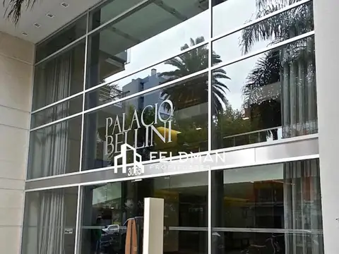 Venta amplia cochera en edificio Palacio Bellini, Palermo.