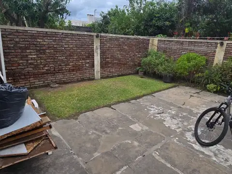 Casa 8 ambientes con 1 baño