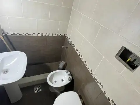 Casa 2 ambientes con 1 baño