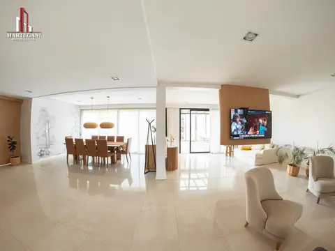 Casa en Venta con 4 cocheras