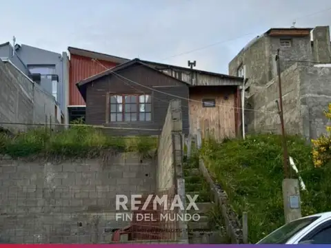 Casa en Venta/ Terreno con Potencial Desarrollo 