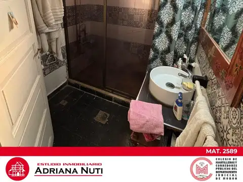 Casa tipo PH de 4 ambientes en Morón Venta / Permuta