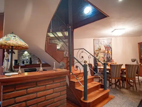 CASA 4 AMBIENTES EN VENTA EN DON BOSCO CON JARDIN